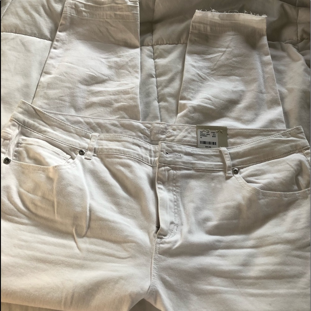 Maurice’s white skinny jeans